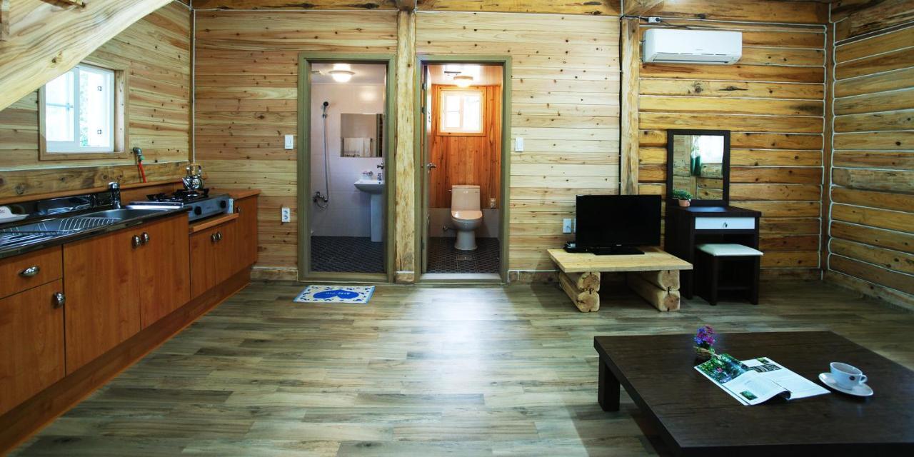 Jeju Joa Log Pension Seogwipo Eksteriør billede